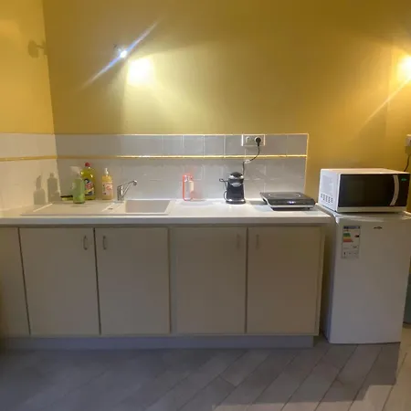 Un Petit Pour 2 A 3 Personnes Appartement *